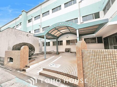 名古屋市立春岡小学校 徒歩9分。 700m