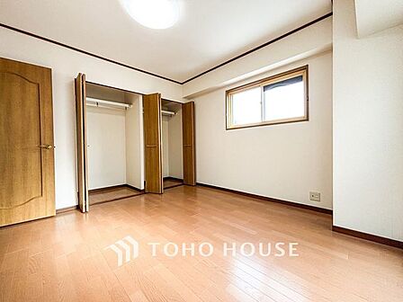 【リラックスたいむ】毎日の疲れを癒し、新しい1日を迎える主寝室。お気に入りのインテリアに囲まれた素敵な空間に作り上げる事で、真にリラックスできる時間を過ごすことが出来そうです。