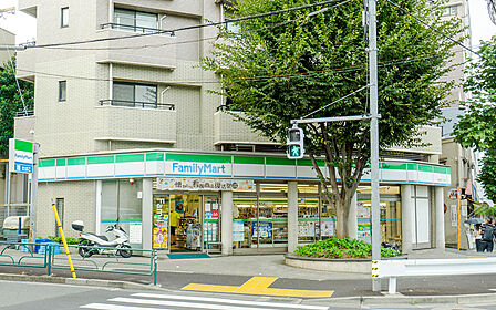 ファミリーマート恵比寿二丁目店まで160m