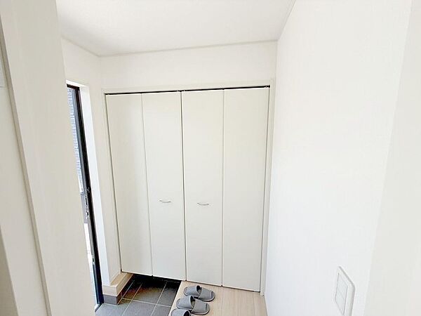 玄関を拡大表示