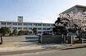 重春小学校