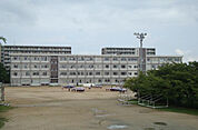 平岡北小学校