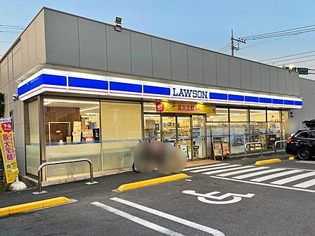 ローソン足立加平インター店 徒歩6分。 440m