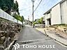 その他：ゆとりある土地65坪の角地物件。2方向から出入り可能な敷地形状を活かし、駐車拡張や外構リフォームで住まいのポテンシャルを最大化しました。
