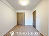 寝室：間取り選びで重視する条件について聞いてみたところ、「収納の多さ」「室内の明るさ」「風通しの良さ」が上位に並んだ。特に明るさ、風通しは後から変えにくいポイント