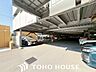 駐車場：屋内や屋根のある駐車場でしたら風雨を避けて乗り降りができ、車自体も汚れにくいでしょう。