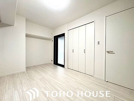 一日の中で多くの時間を過すことになる住まいだからこそ、いつも穏やかな空間であるように心掛けています。 構成する建材などへの配慮が、住まう方の健康を守ります。ワンランク上の、「オンリーワンの家」を提供。