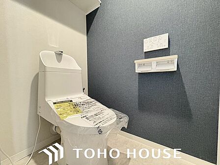 温水洗浄機能付き便座が新設されています。当たり前ですが、気になる水周り関係が全て新品というのも新築物件ならではですから、気持ちよく新生活が始められます。