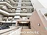 外観：住む人を映し出す洗練された佇まいは、いつまでも輝き続けながらいつしか街の風景に溶け込んでいきます。