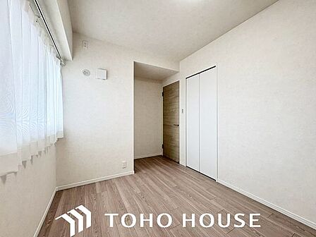 各お部屋を最大限広く使って頂ける様、全居住スペースに収納を完備しております。プライベートルームはゆったりと快適に。