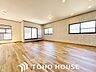 室内：日照に恵まれたお部屋。柔らかい自然光で朝目覚める暮らしが送れるだろう。また、機能的なクローゼットを配置して、片付いた空間も実現出来そう。