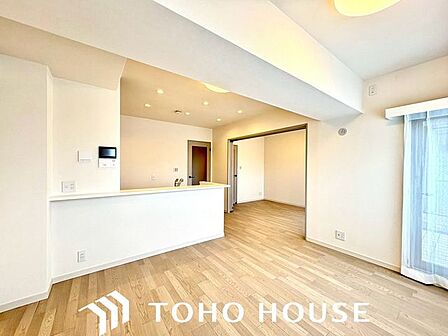 『時を忘れる場所』家族みんなが集い、楽しい会話と美味しいごはん。何気のない家族団らんの時間がついつい長く夜更かししてしまう。そんな束の間の幸せを感じさせてくれる場所でありたい。