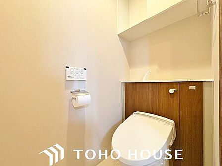 いつまでも清潔な空間であって頂けますように、目に留まるだけではなく、汚れをふき取り易いフロアと壁紙をチョイス致しました。