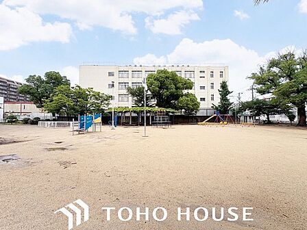 寺田町公園 徒歩11分。 840m
