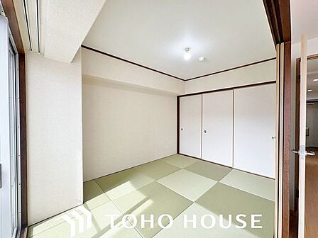 和室は有るだけでも落ち着く空間ですが、 「家族団らん」 「来客時の客間」 等々多目的なスペースとして活用出来る便利な空間です。