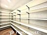 収納：各部屋に必要な量の収納があるか、高さ・奥行きは適度で、活用しやすいものになっているか。 “量”だけでなく、”位置”によっても変わる「収納力」を子どもの成長も加味して確認しよう。