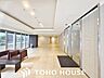 その他：広々としたマンションのロビー。明るく開放的な空間で来訪者との待ち合わせにもぴったりな空間です。
