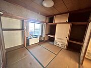 【1F和室】※現況販売となります。（2026年4月撮影）大容量の押入れ付きなので荷物もスッキリ整理できます♪