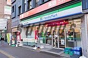 ファミリーマート 四谷三丁目交差点東店 265m