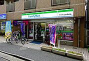 ファミリーマート 代々木上原駅前店 2567m