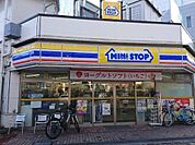 ミニストップ 西新宿山手通り店 394m