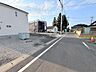外観：前面道路含む現地写真
