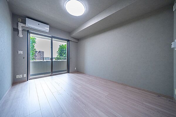 洋室を拡大表示