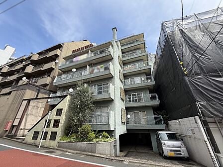 重厚感のある上品な佇まいのマンションです!