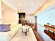 家具のレイアウトがしやすい、使い勝手の良いワイドリビング