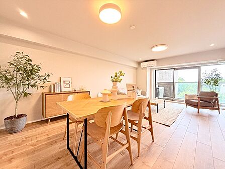 広々としたLDKがお部屋の中心。ご家族そろった楽しい時間が過ごせそうですね。
