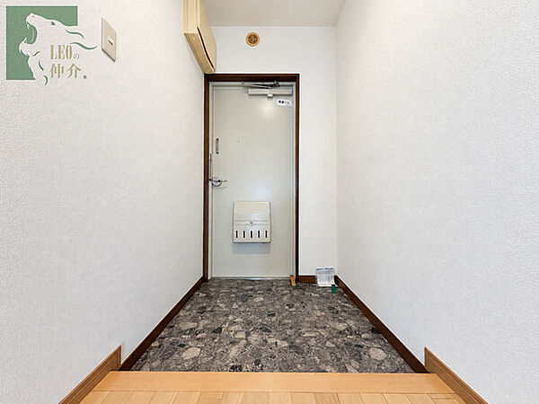 玄関を拡大表示