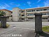 周辺：久保　中学校 550m