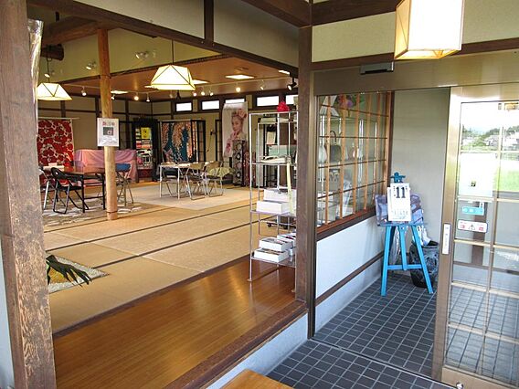 自動扉のエント...