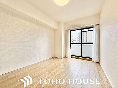 一日の疲れをいやしてくれる主寝室。時を忘れて過ごす場所として過ごせるお部屋。