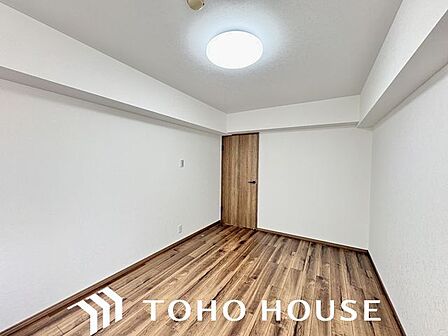 過ぎ行く時間をゆったりと感じることができる落ち着いたお部屋。プライベートな時間を満喫できます。