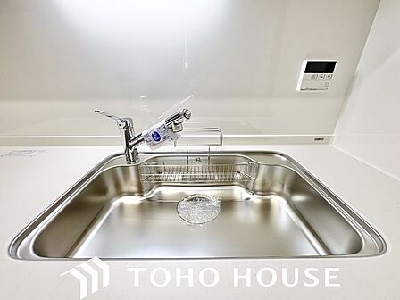 調理器具や食器類もゆったり洗えるシンクが嬉しいですね。