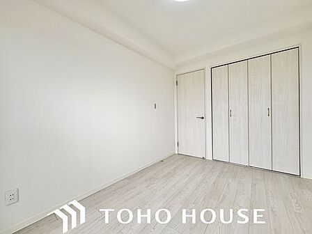 過ぎ行く時間をゆったりと感じることができる落ち着いたお部屋。プライベートな時間を満喫できます。