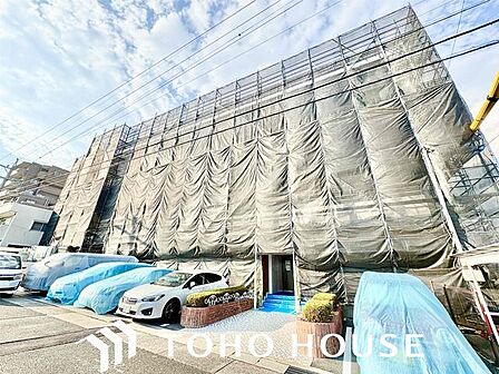 爽やかな青空の下に贅沢なほどに降り注ぐ陽光、豊かな居住性。クオリティが見事に調和した住空間。(大規模修繕工事中)
