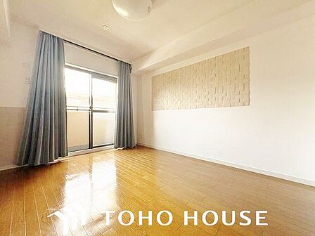 一日の疲れをいやしてくれる主寝室。時を忘れて過ごす場所として過ごせるお部屋。