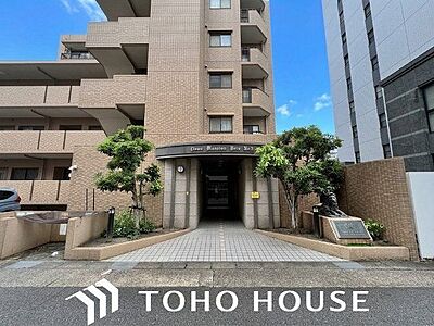 外観:住まいは明日へのエネルギーを養うオアシスだとすれば、元気のでる存在でなければなりません。(空の加工を生成AIで行っています。) 外観:住まいは明日へのエネルギーを養うオアシスだとすれば、元気のでる存在でなければなりません。(空の加工を生成AIで行っています。)