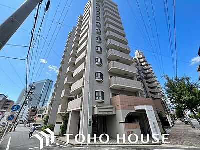 外観:住む人がいつまでも心地良さを感じ続けられる多様な住空間を創造します。 (空の加工を生成AIで行っています) 外観:住む人がいつまでも心地良さを感じ続けられる多様な住空間を創造します。 (空の加工を生成AIで行っています)