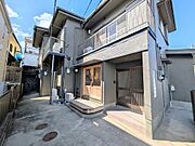 古い文化アパートを現代風にリノベーションしたFor nest旭が丘。シックな外観がおしゃれです。