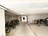 その他：駐輪場は屋根付きなので雨から自転車を守れる！(2026年8月撮影)