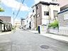 周辺：前道６ｍ以上なので車の出し入れ楽々♪