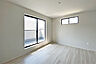 リビング/ダイニング：（洋室）大きなお部屋にウォークイン！主寝室にいかがでしょうか？
