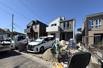 外観：（現地写真）小・中学校まで徒歩8分！住環境充実！