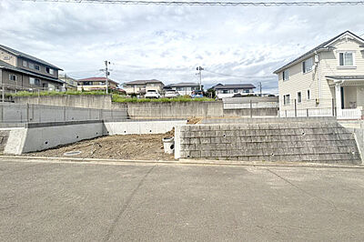 外観:敷地広々61坪♪お庭&駐車スペースもしっかりと確保!現地(2026年9月)撮影 外観:敷地広々61坪♪お庭&駐車スペースもしっかりと確保!現地(2026年9月)撮影