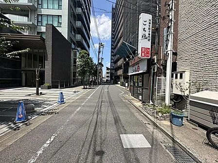 前面道路（東側）