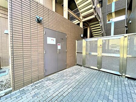 マンションごみ捨て場