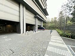 車寄せ、ゲストパーキング（2台）